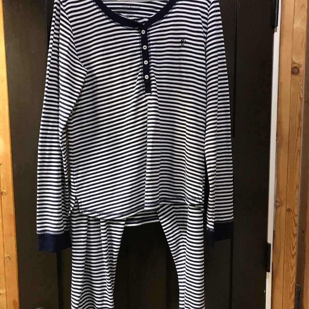 Tommy Hilfiger Pajamas. Like New. Size Large
